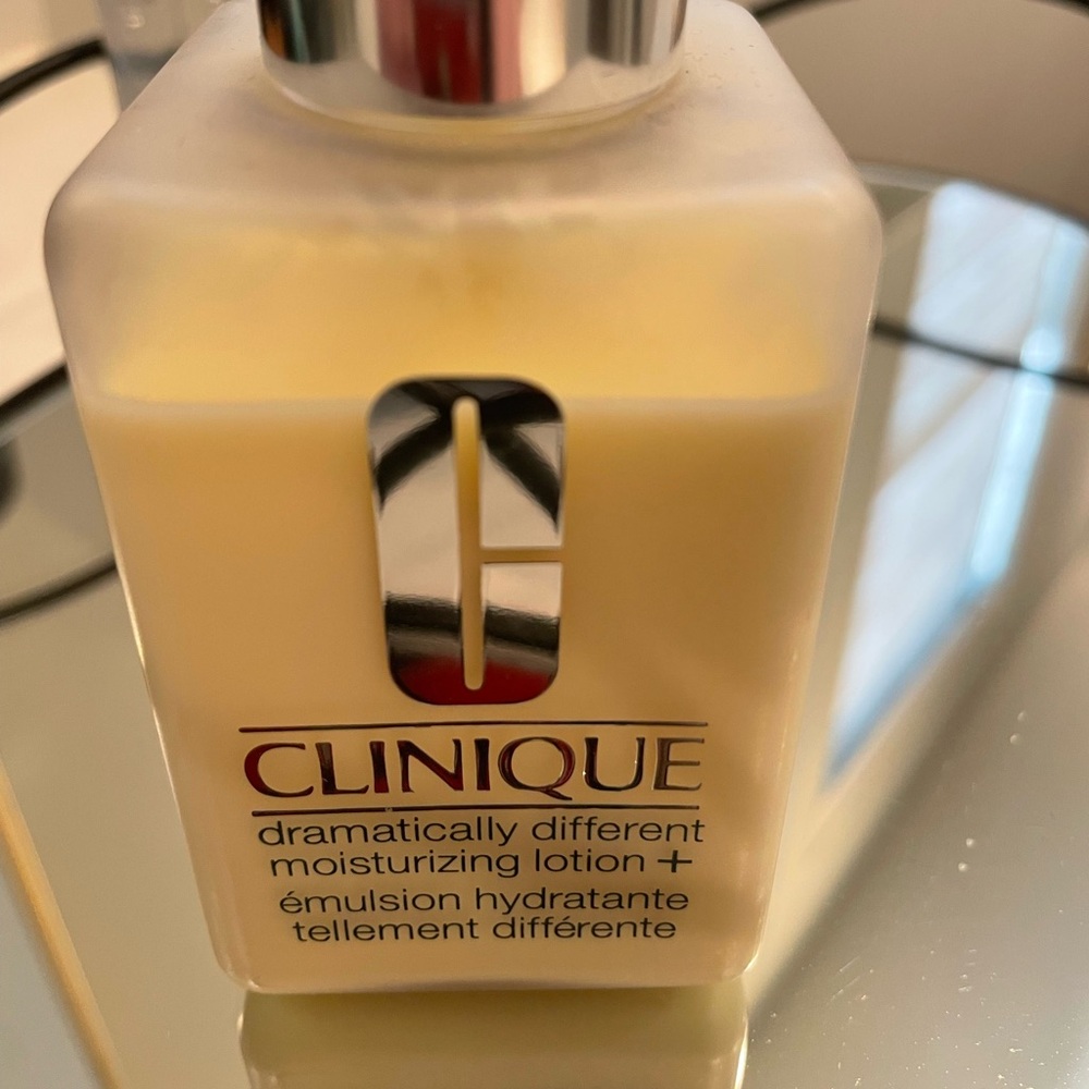Clinique Bundle - Dramatically Different Jelly + Lotion - Picture 4 of 6